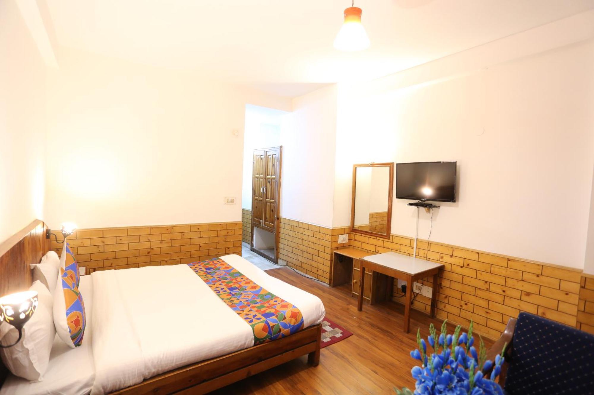 Hotel Surbhi Vashist Extérieur photo