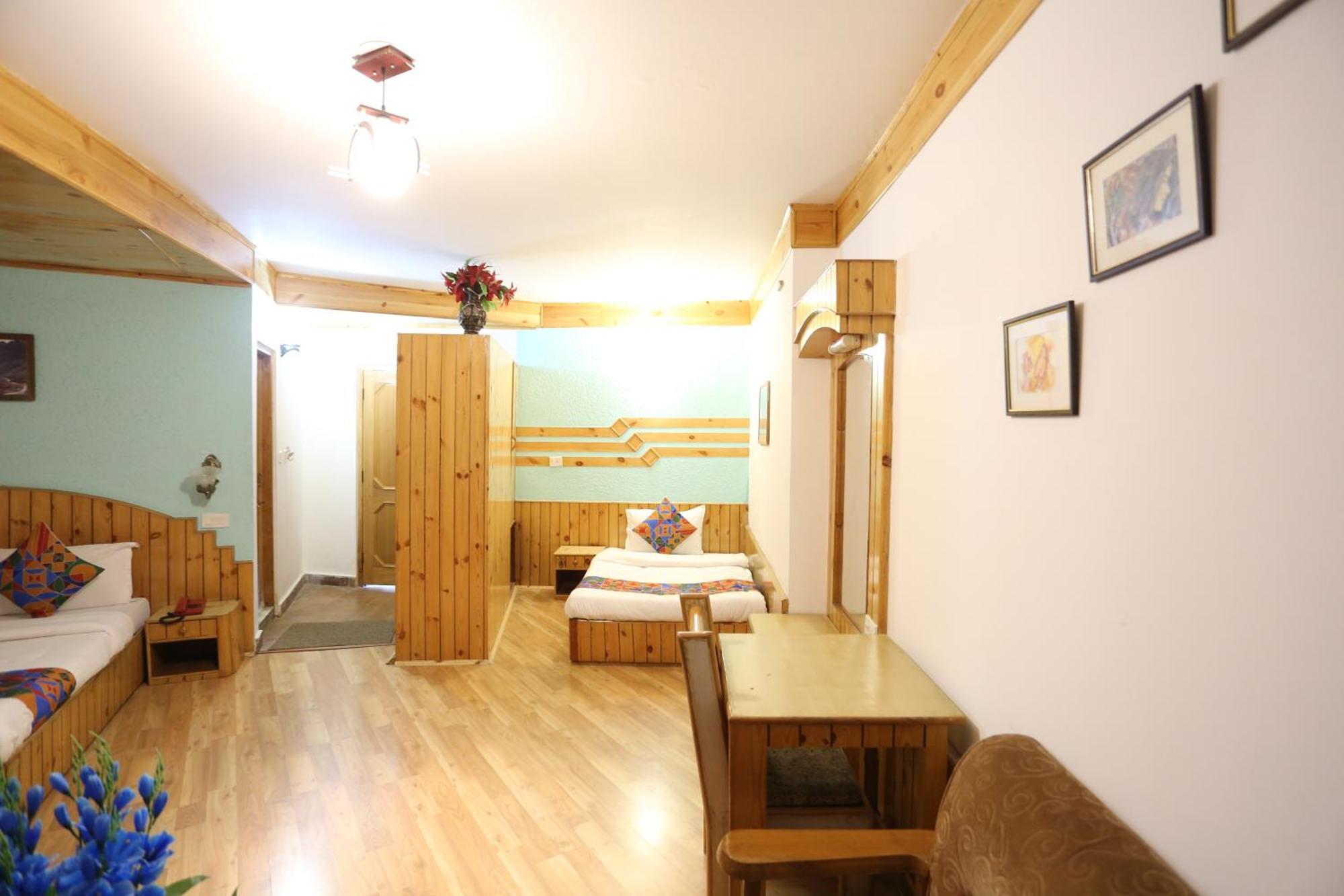 Hotel Surbhi Vashist Extérieur photo