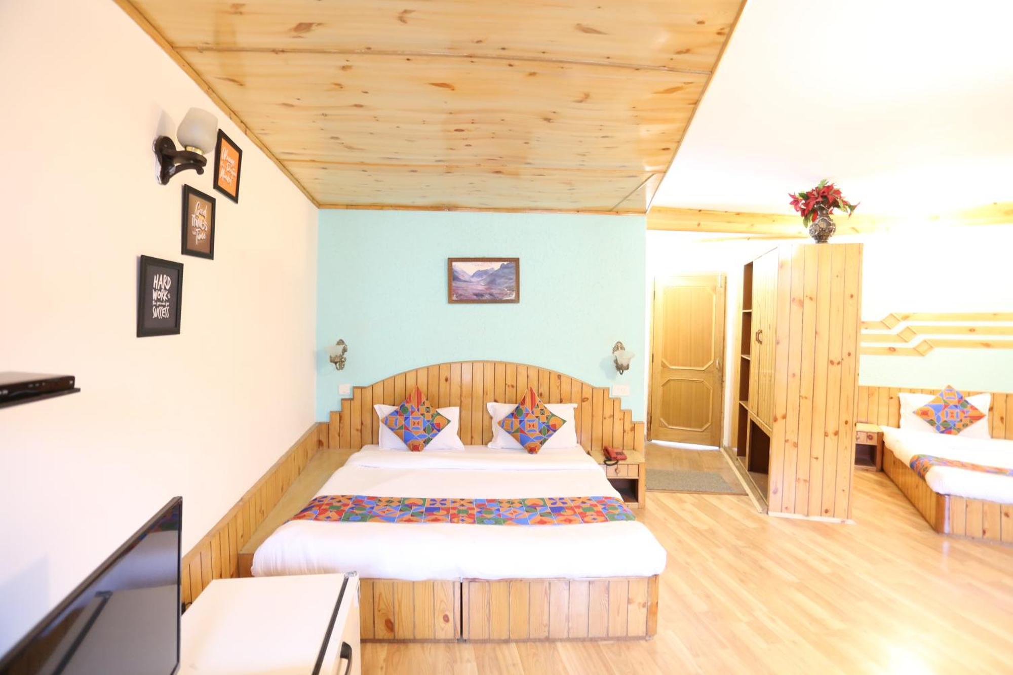 Hotel Surbhi Vashist Extérieur photo