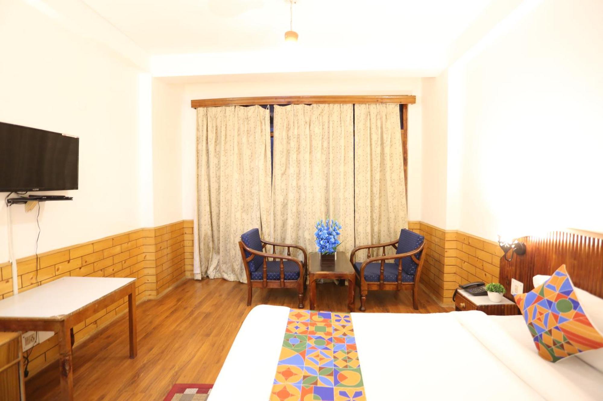 Hotel Surbhi Vashist Extérieur photo