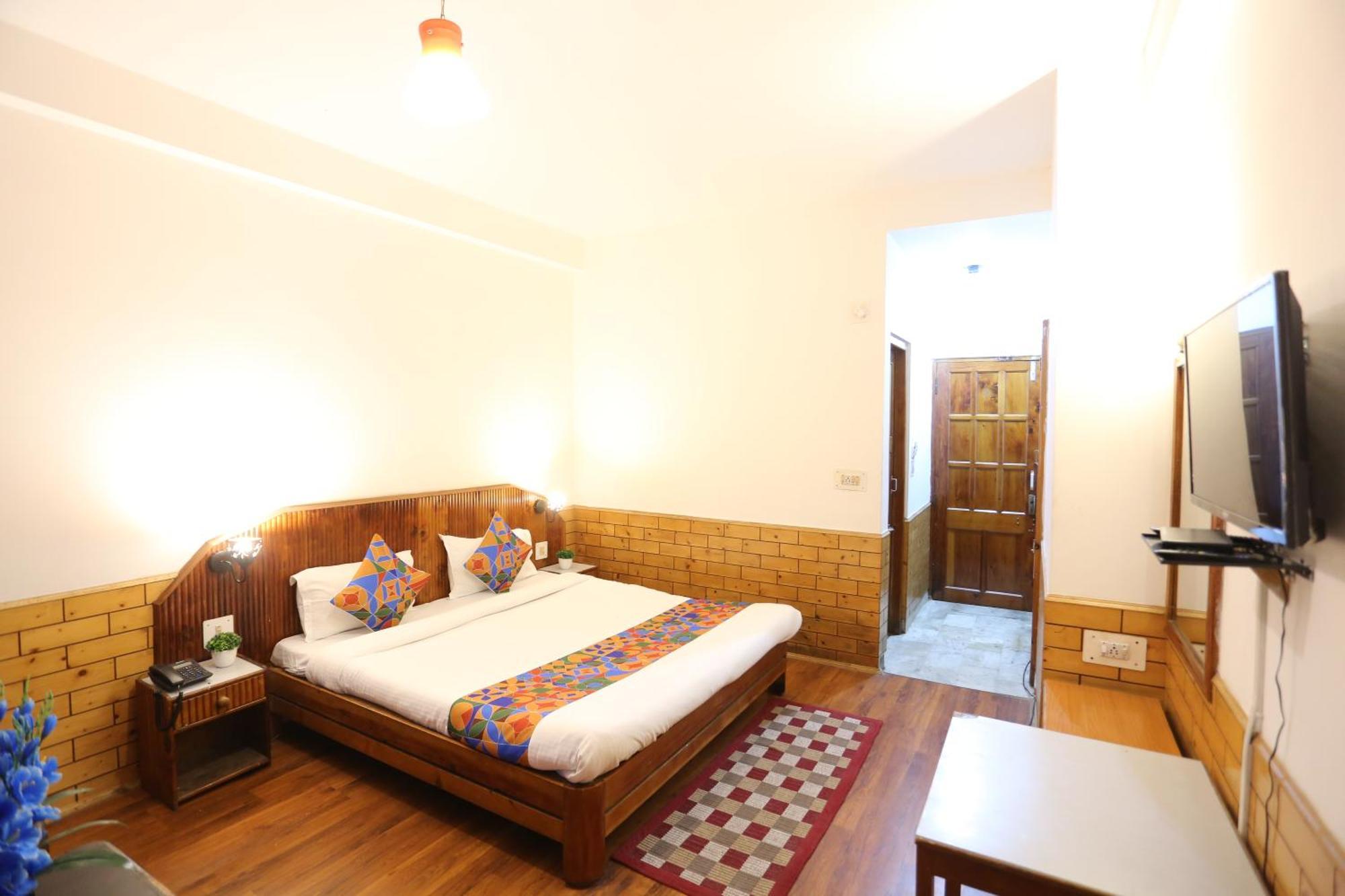 Hotel Surbhi Vashist Extérieur photo